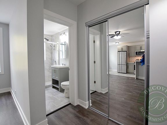 5th image of 1522 W Sherwin Ave #402