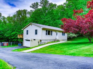 17 Sturr Ln, Florida, NY 10921