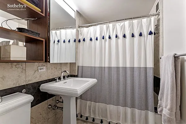 Rented by Sotheby's International Realty | media 39