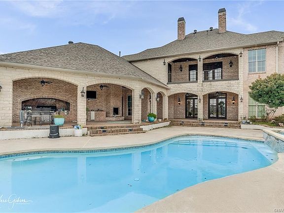 2nd image of 614 Enchanted Ln