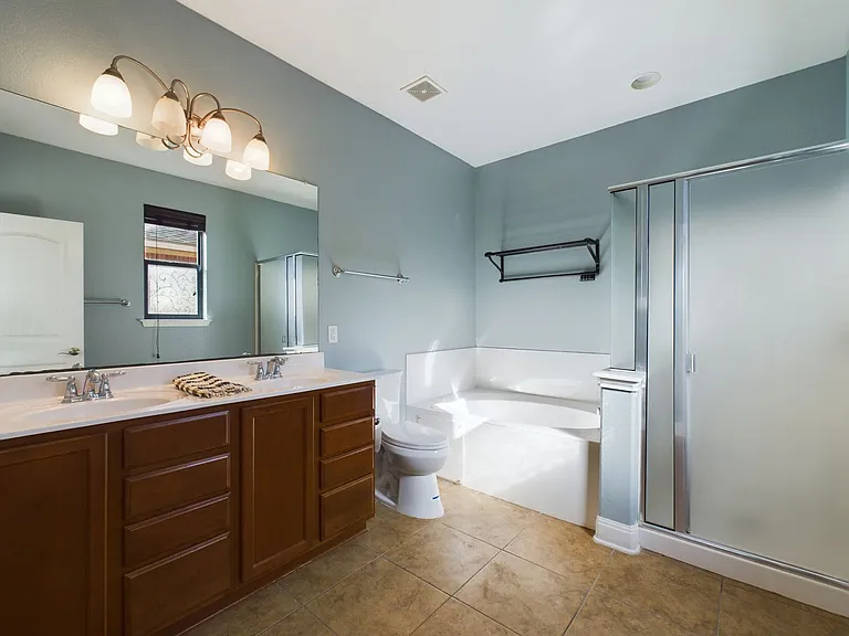 12013 Oaklynn Ct — Photo 16