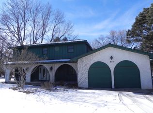 318 S Gunbarrel Rd, Grand Island, NE 68801