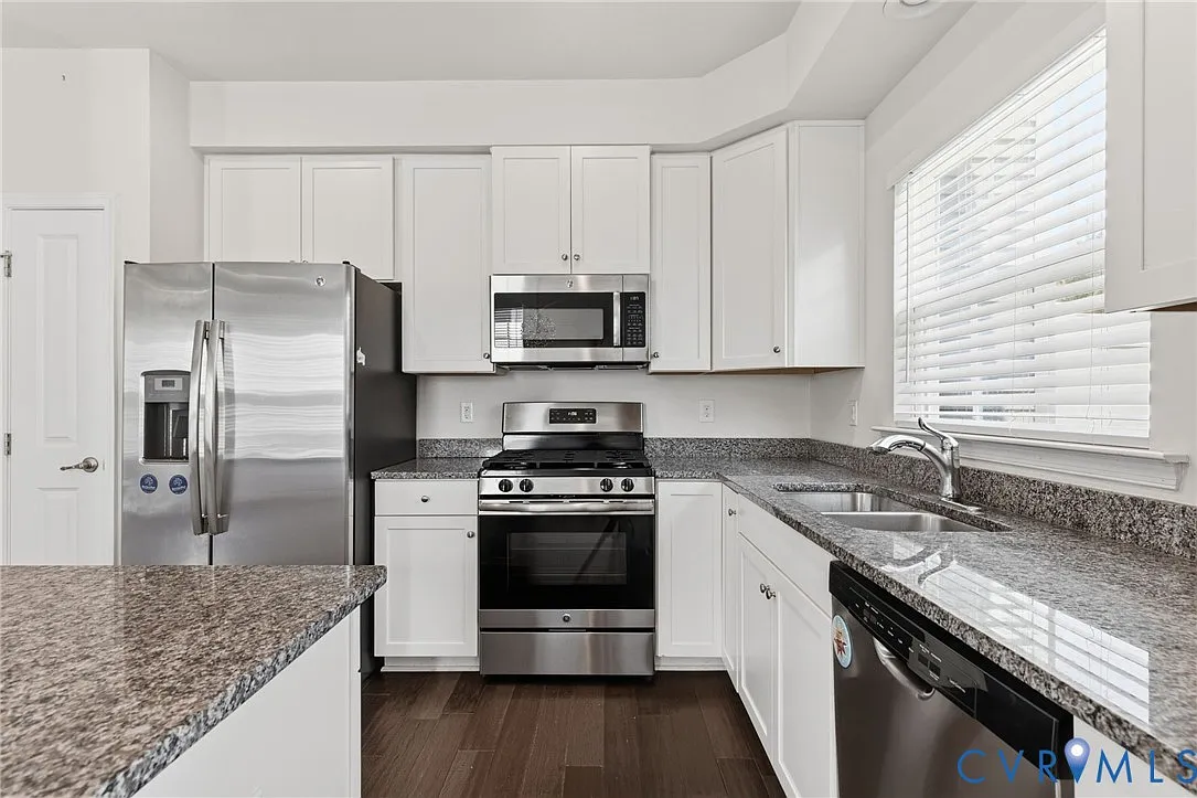 3 bed, 2.5 bath, 1562 sqft, $2,295 — Photo 4