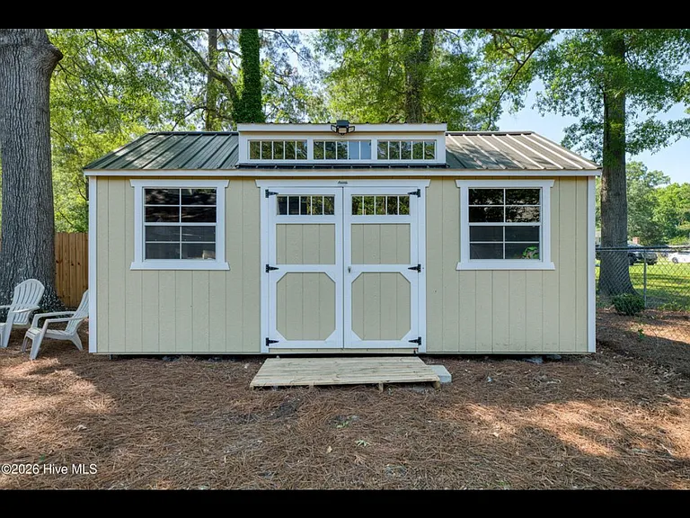 611 Clark Dr — Photo 31