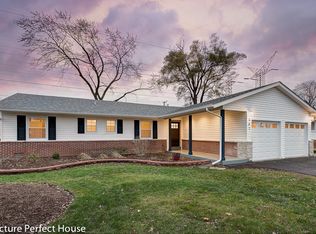 541 Walnut Ln, Elk Grove Village, IL 60007