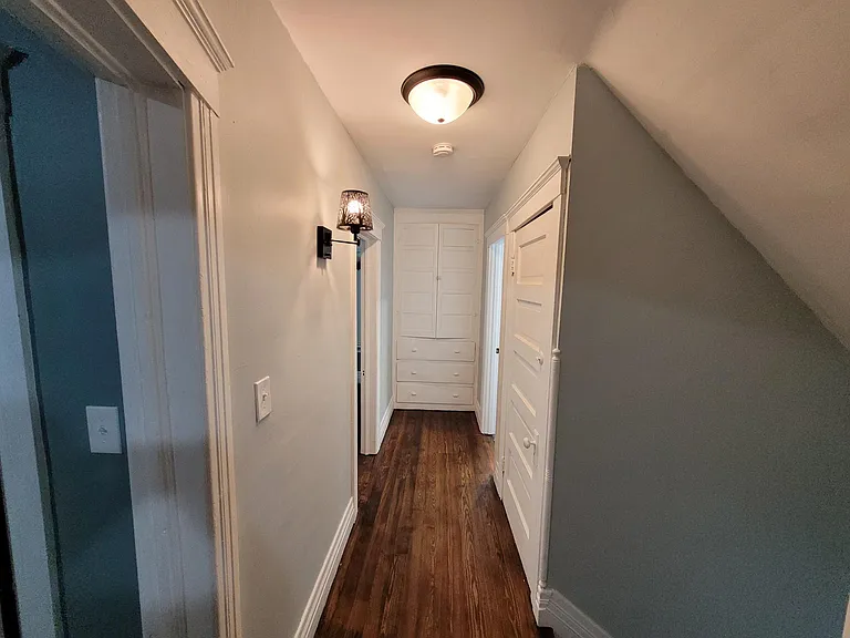 4212 Seneca St — Photo 10