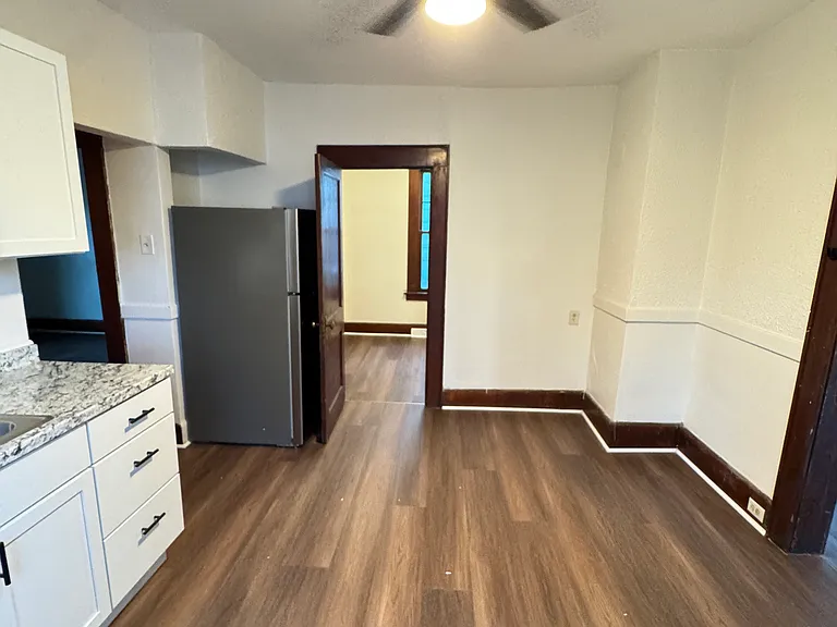 307 Apple St #1 — Photo 8