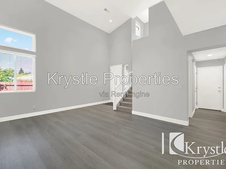 824 Cedarcrest Dr — Photo 10