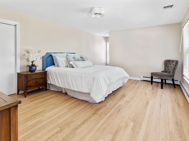 20 Underhill Dr — Photo 22