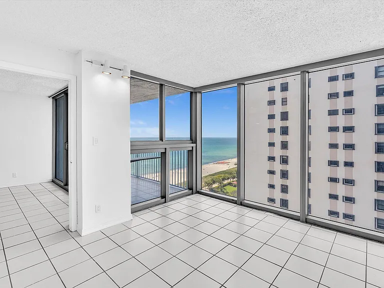 2655 Collins Ave #1710 — Photo 18