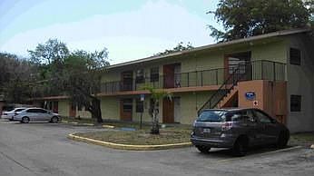 1st image of 4119 Lakeside Dr