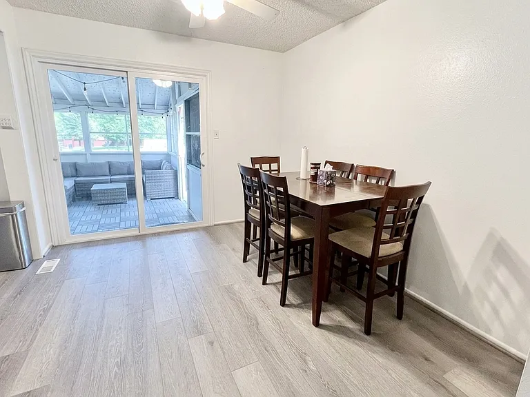 11646 Lincoln St — Photo 12