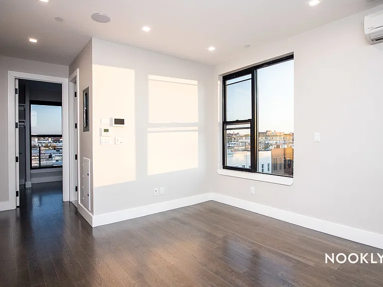 199 Stockholm St #2B — Photo 4