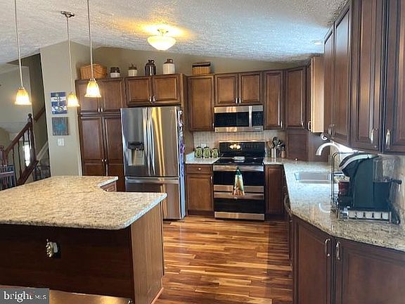 3rd image of 2907 W Almondbury Dr