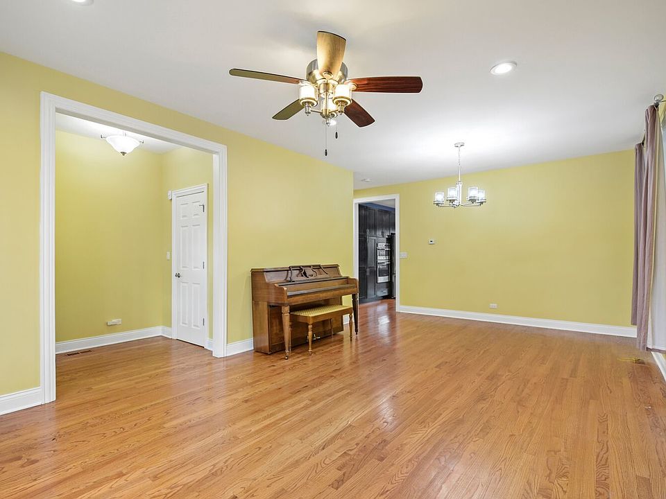 2nd image of 3324 N Albany Ave