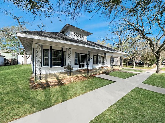 3rd image of 820 6th St