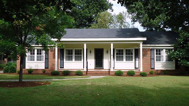 1st image of 105 N Harding Dr