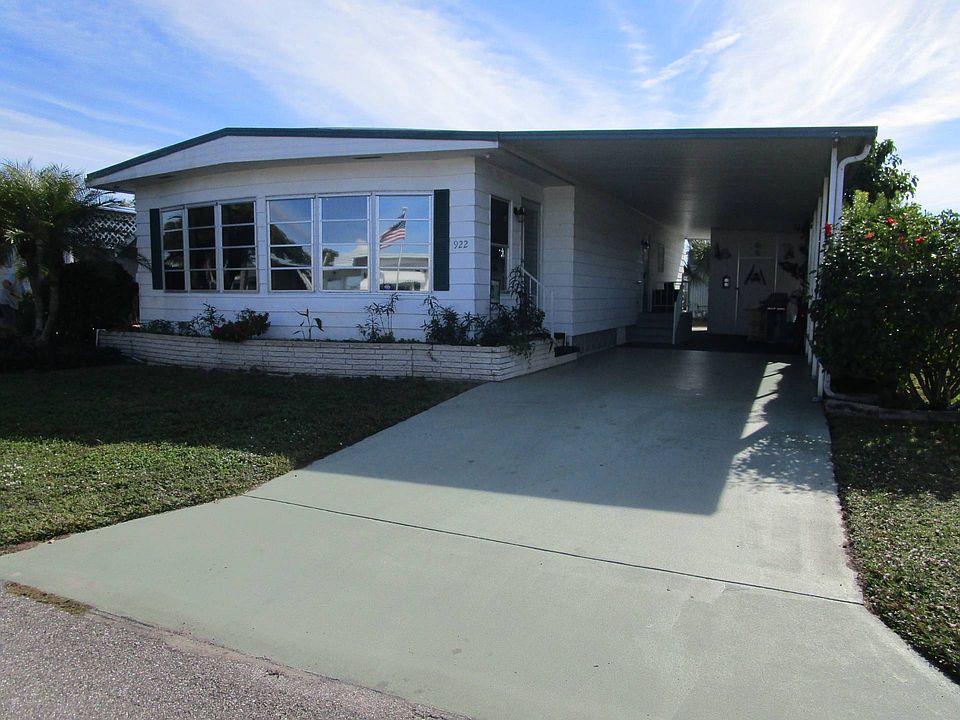 1st image of 922 Uplands St W