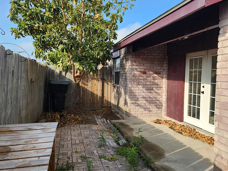 1922 Pheasant Dr — Photo 24
