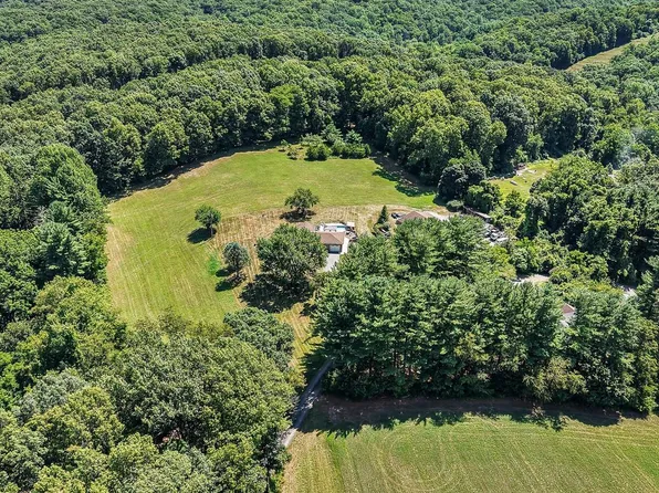 130 Clearfield Ln, Sinking Spring, PA 19608