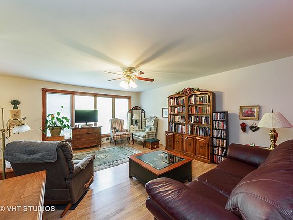 2nd image of 1304 W Plymouth Ct