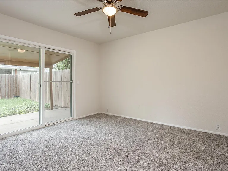 5022 Donnelly Ave — Photo 17