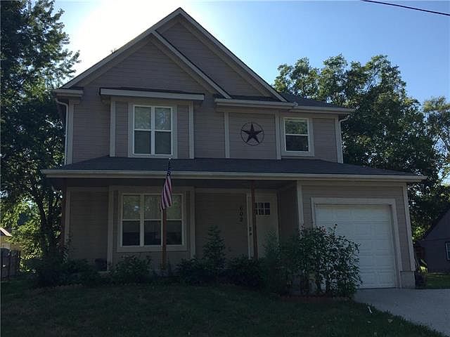 2nd image of 602 NW Thieme St