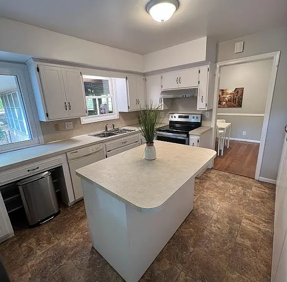 10930 Johnson Ave S — Photo 19