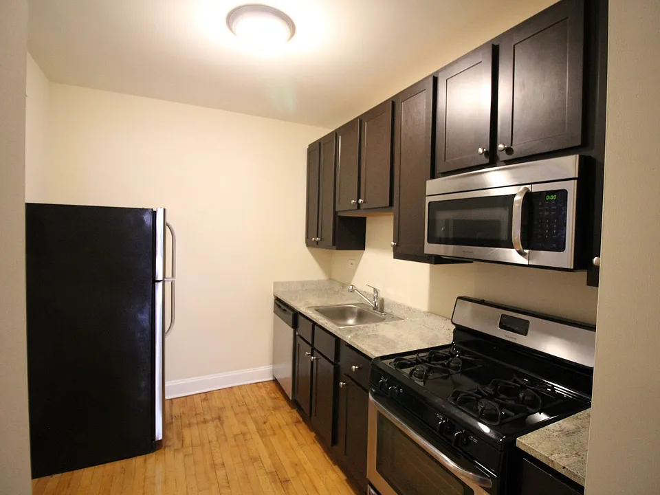 2320 W Granville Ave #2