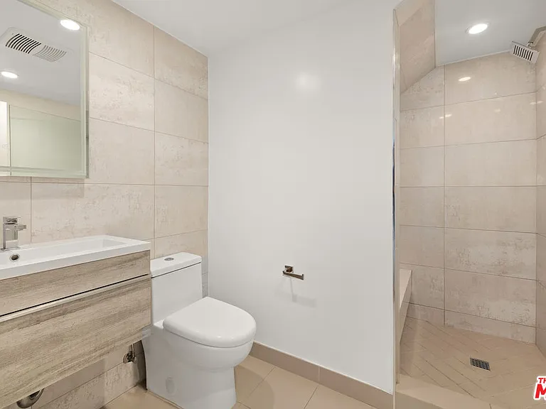 1228 N Sycamore Ave — Photo 8