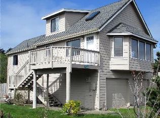 530 Bandon Ave SW, Bandon, OR 97411