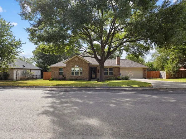 1935 Tiara Dr, New Braunfels, TX 78130