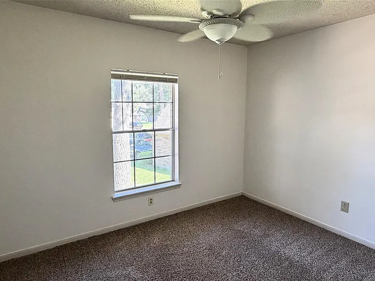 7771 Springville Dr — Photo 12