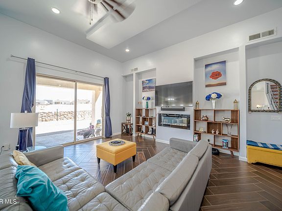 3rd image of 7849 Enchanted View Dr
