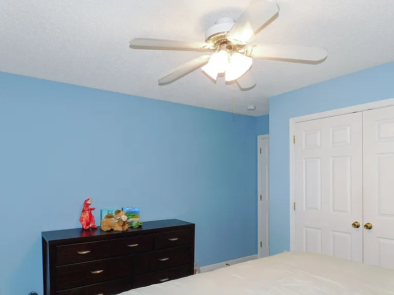 102 Powhatan Ct — Photo 37