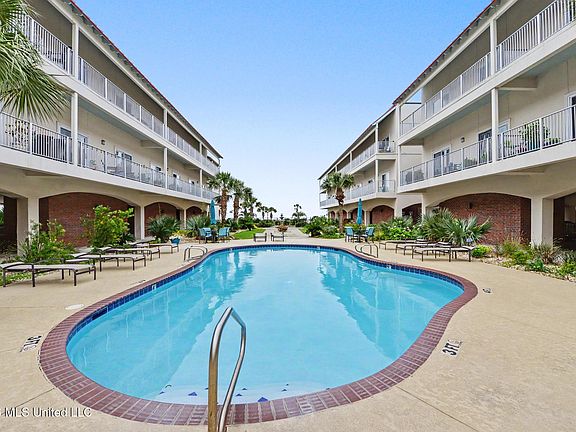 4th image of 1453 E Beach Blvd APT 304