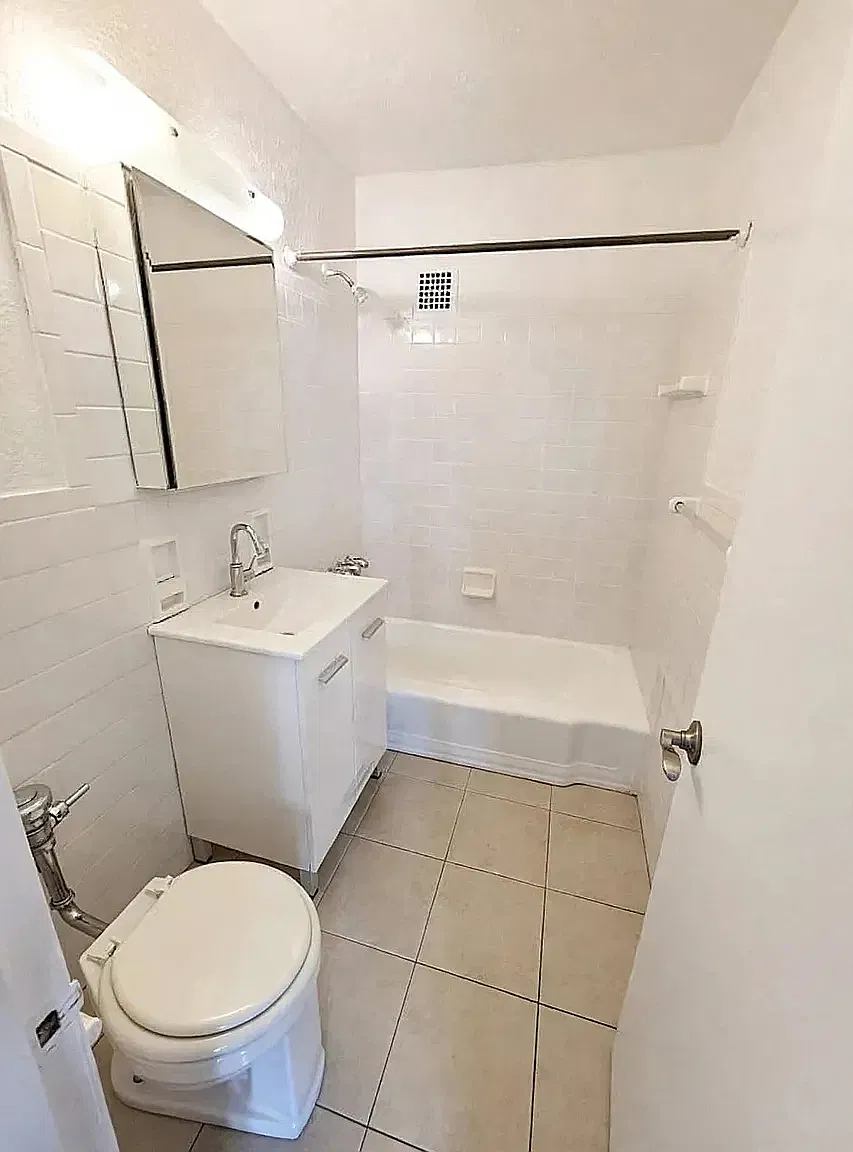 950 East 14th Street — Photo 4