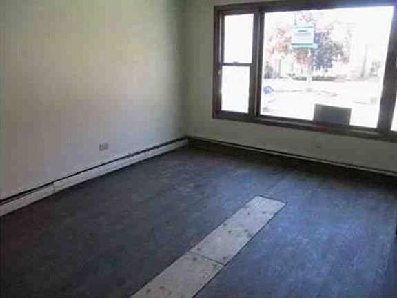 5th image of 387 Madison Ave