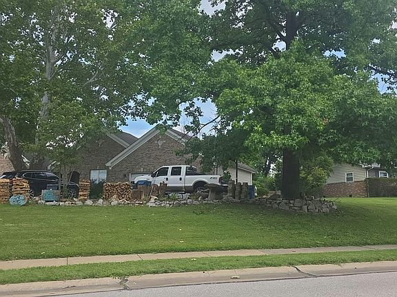 5th image of 803 Streiff Ln