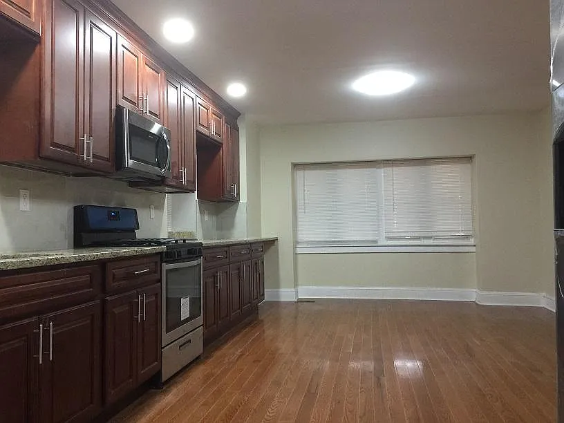 7 bed, 2800 sqft, $4,500 — Photo 3