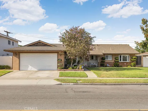 1144 El Camino Dr, Costa Mesa, CA 92626