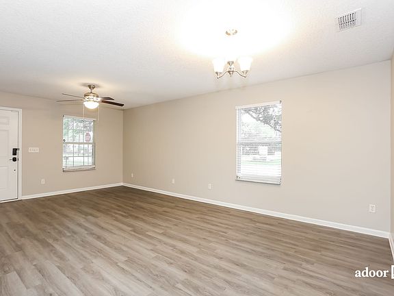 5th image of 8115 Cocoa Ave
