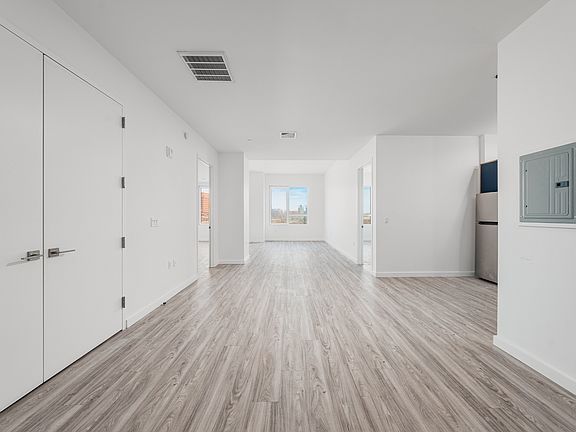 4th image of 14735 95th Ave #403