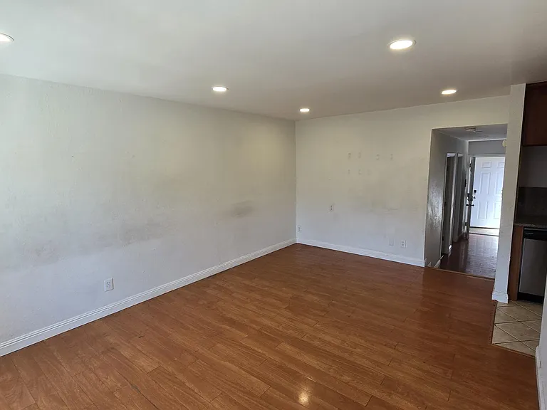 2 bed, 1.0 bath, 850 sqft, $3,250 — Photo 5