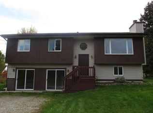 9226 Highland View Dr, Laingsburg, MI 48848