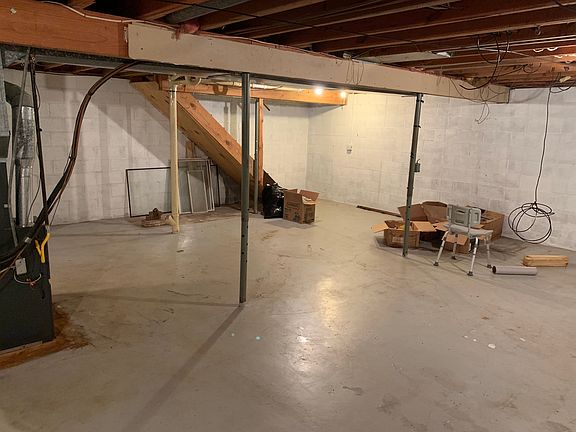 5th image of 540 Connecticut Ave