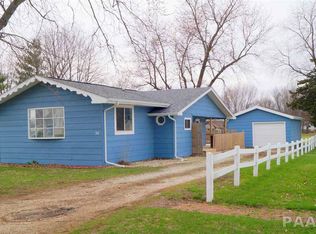 50 N Hickory St, Farmington, IL 61531