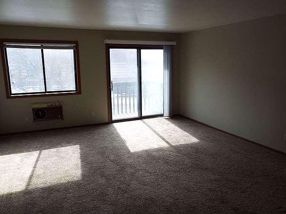 4th image of 928 Wisconsin Ave APT 207