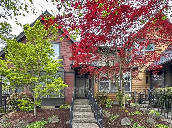 7399 NE Stonewater St, Hillsboro, OR 97124