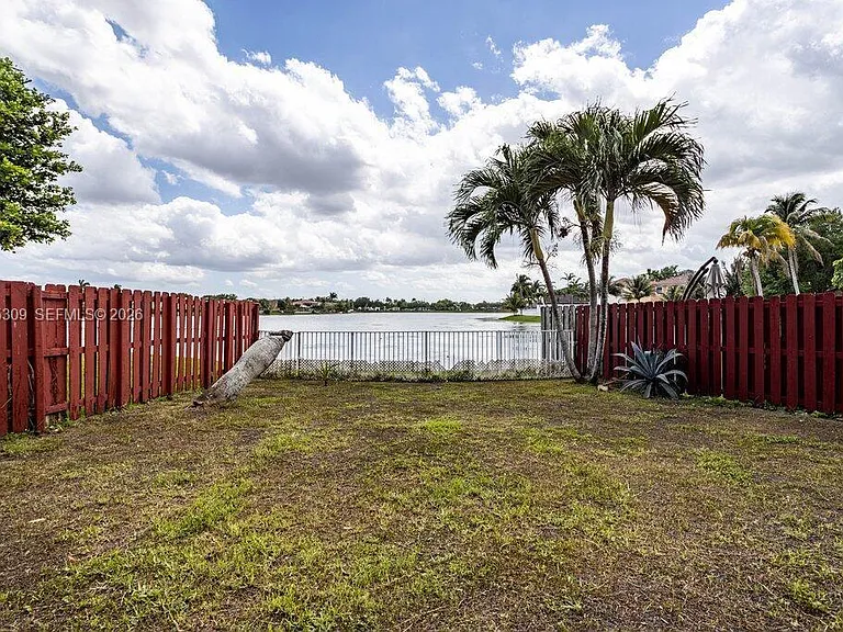 5090 SW 136th Ave — Photo 40
